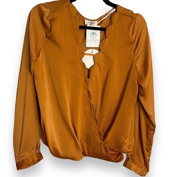 Umgee Faux Wrap Scallop Neckline Blouse Womens S Bronze Gold Lightweight Top New - Picture 3 of 11
